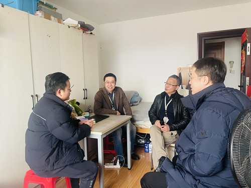 岁末寒冬暖  关怀情更浓  苏朋程走访慰问旺都物业困难职工