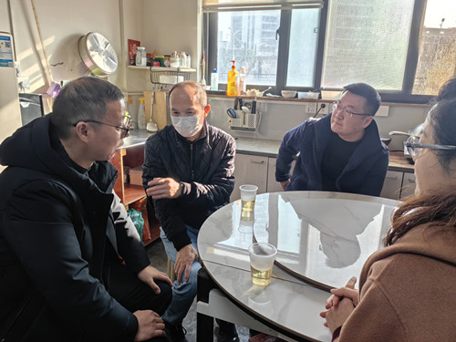 岁末寒冬情意浓  殷殷关怀暖人心  季新峰走访慰问第一事业部困难职工