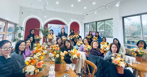 匠心筑梦绽芳华  巾帼聚力启新程  集团各级工会开展多彩活动欢庆“三八”妇女节